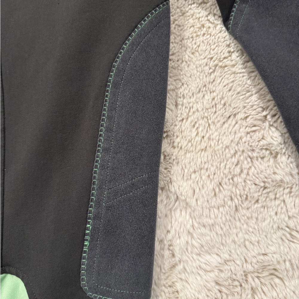 Dover Saddlery equestrian pants size 26. Minimal wear. - Picture 7 of 8